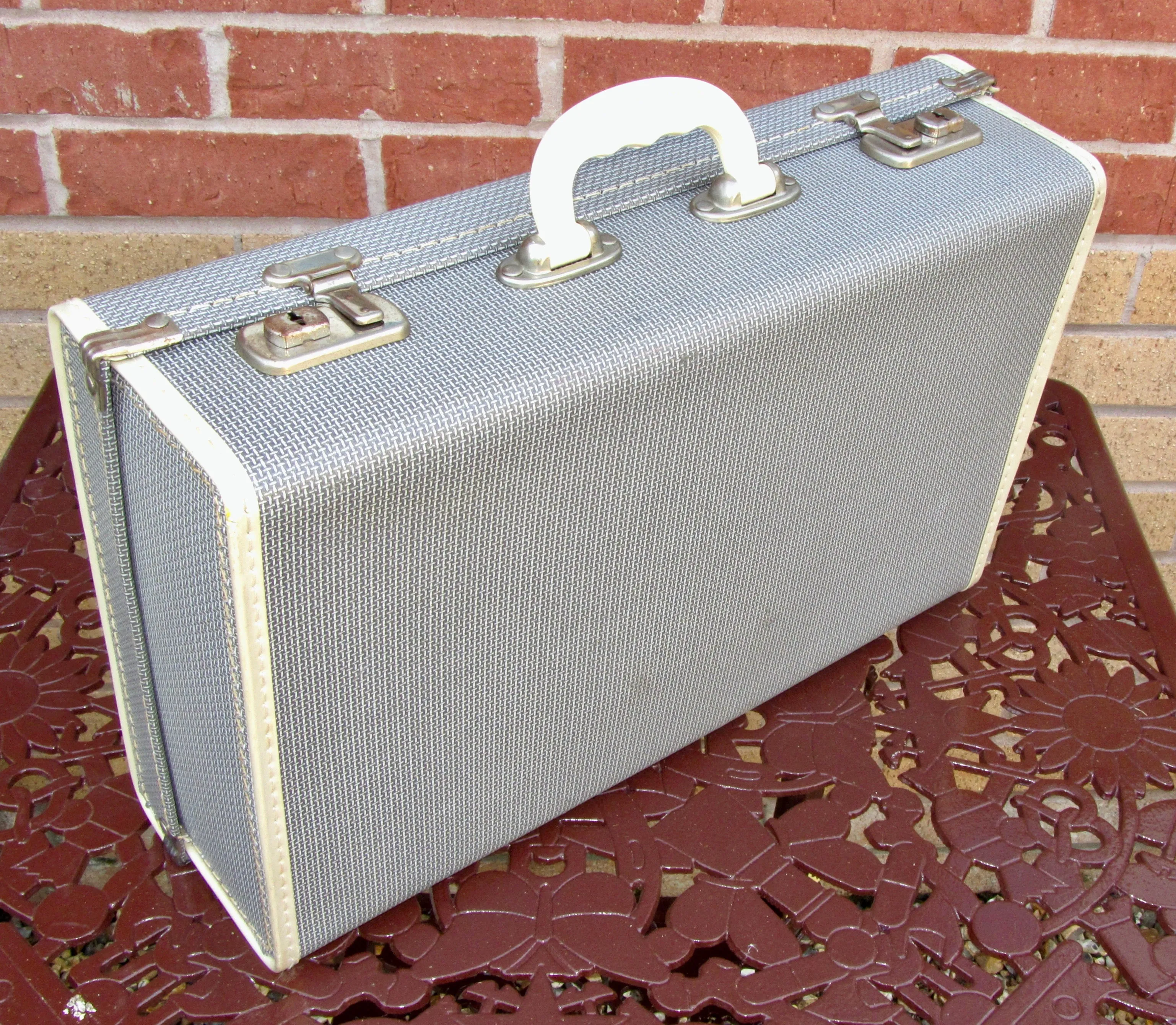 1950s Stadium Country Life Picnic Set Travel Case With 4 Place Settings In Plastic