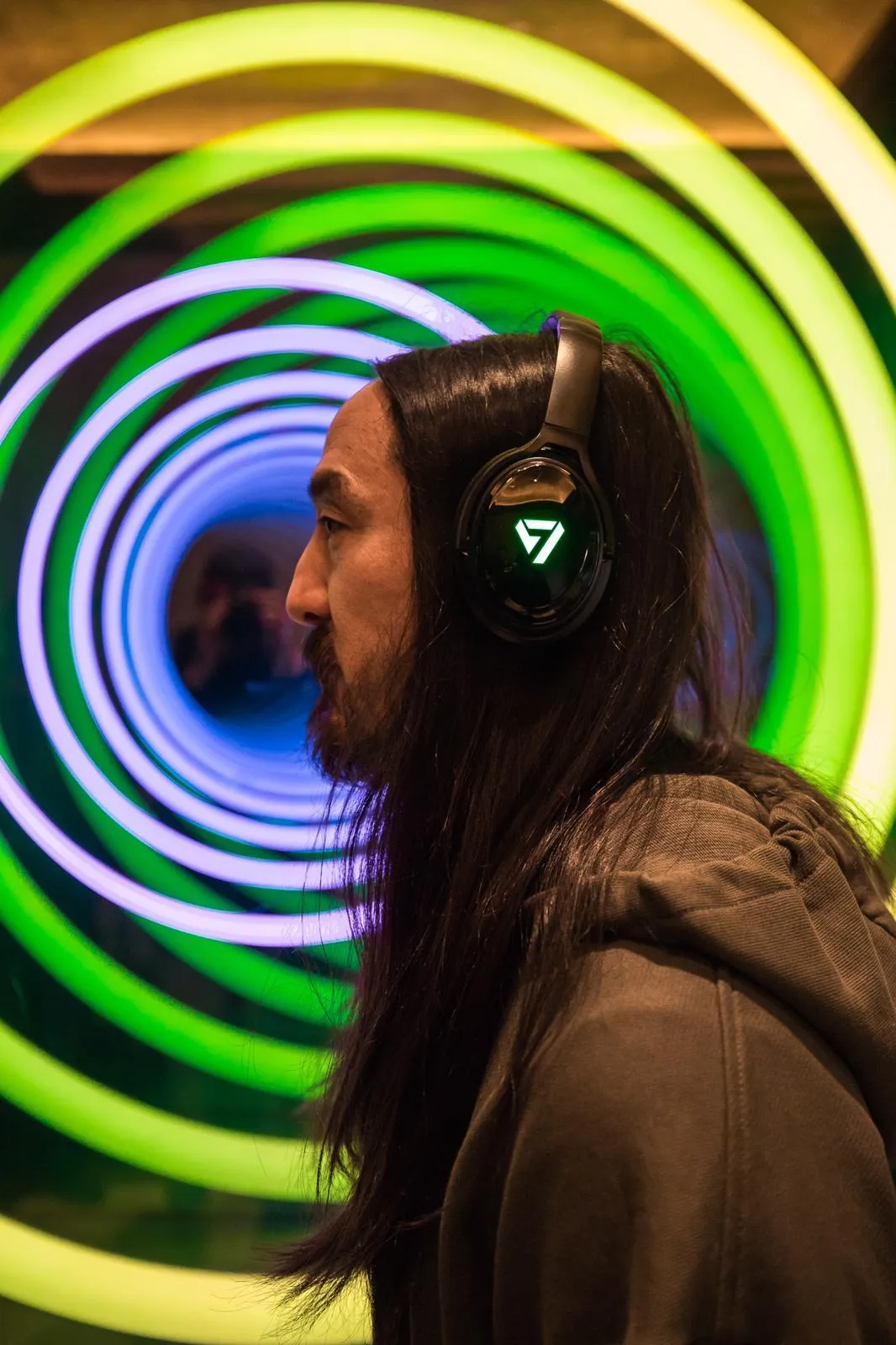 Neon 100 - Steve Aoki's SVN Sound Headphones