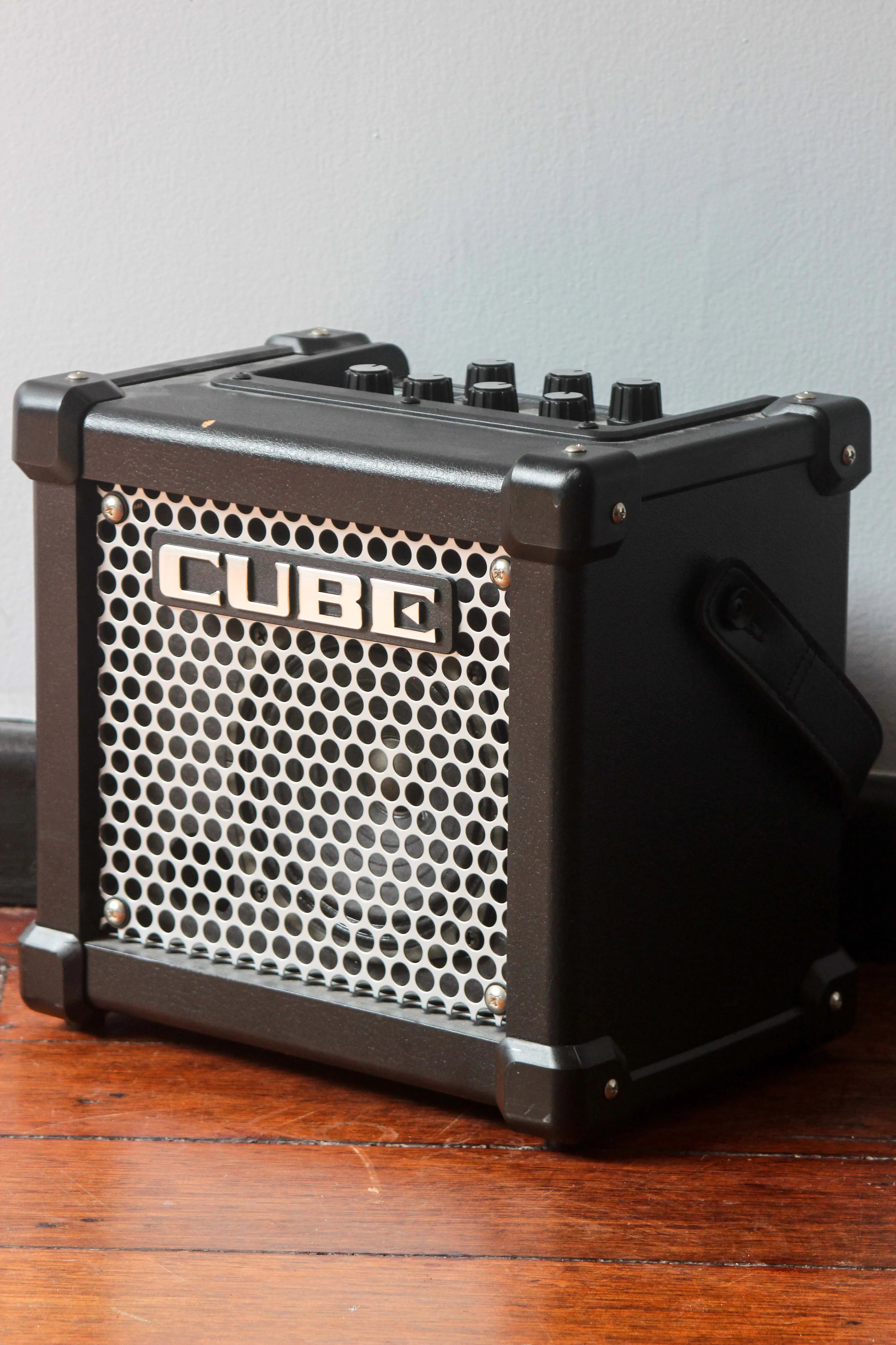 Roland Micro Cube GX Black 2W Battery Powered Guitar Amp